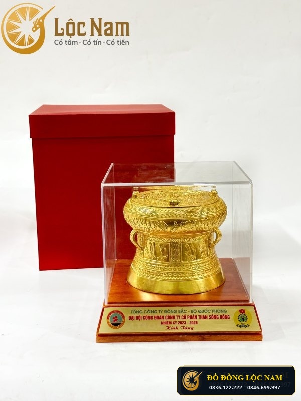 Trống đồng Đông Sơn mạ vàng 1m