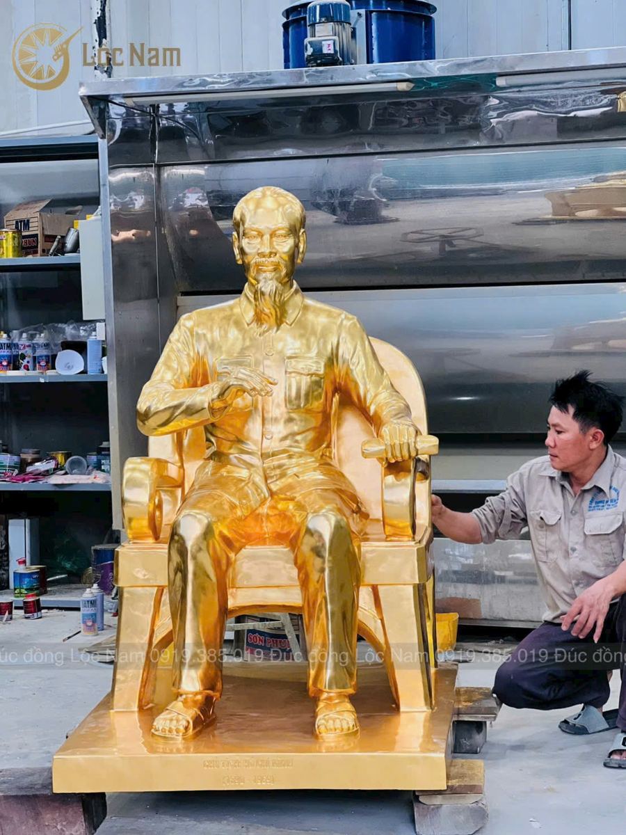 Thi Công Đúc Tượng Bác Hồ Dát Vàng Tại Phòng Thờ Trung Tâm Quốc Gia Hà Nội