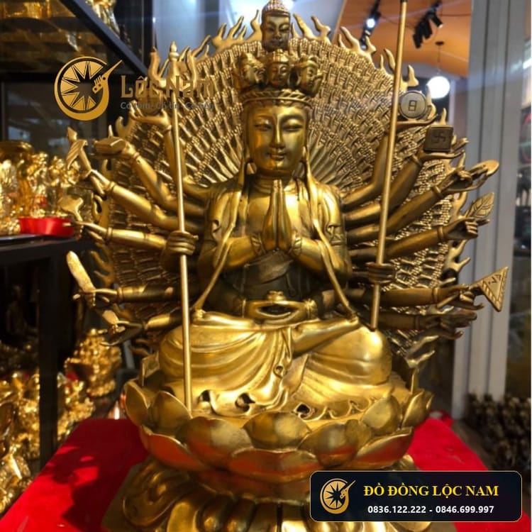 Tượng Thiên Thủ Thiên Nhãn 35cm Màu Vàng Đồng