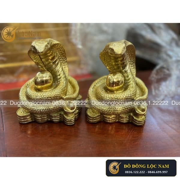 Tượng Rắn Bằng Đồng Ngậm Ngọc Mạ Vàng 24K Phong Thủy