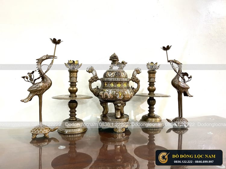 Bộ Đỉnh Thờ Bằng Đồng Đỏ Ngu Su Khảm Tam Khí 50cm góc chụp 2