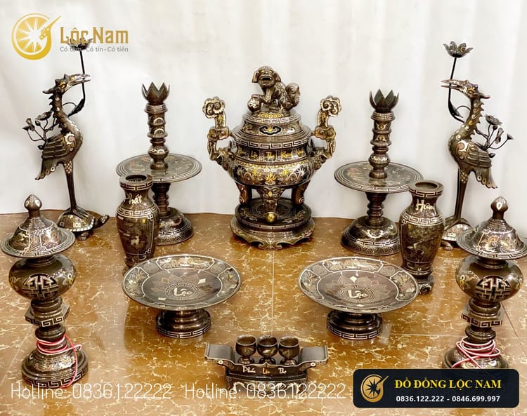 Bộ Đồ Thờ Đầy Đủ Bằng Đồng Khảm Ngũ Sắc Cao 50cm góc chụp 1