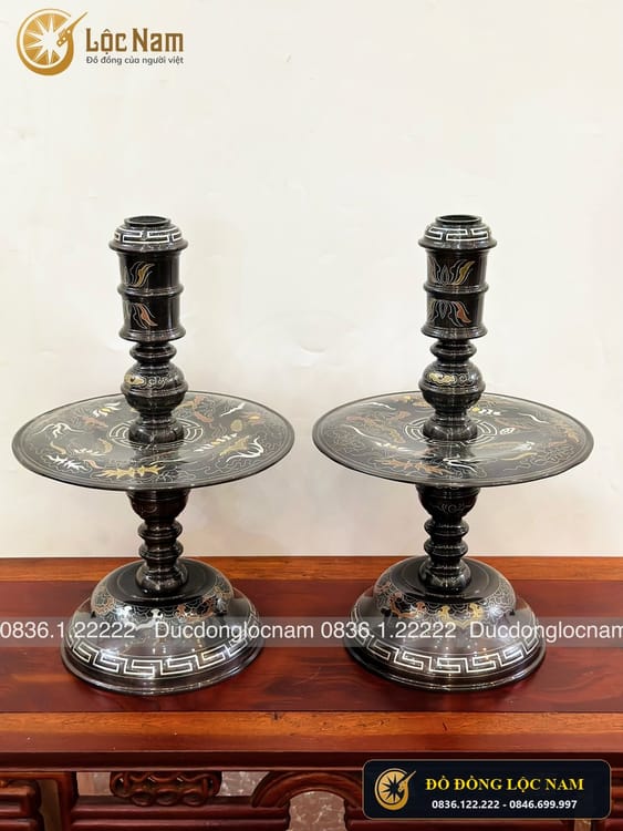 Chân Nến Bằng Đồng Đỏ Khảm Ngũ Sắc Bo 50cm góc chụp 1