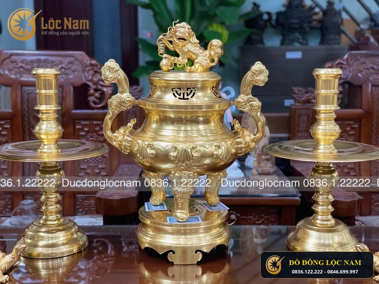 Đỉnh Thờ Bằng Đồng Ngũ Sự Cao 70cm Dát Vàng 24K góc chụp 1