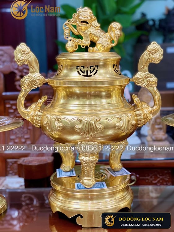 Đỉnh Thờ Bằng Đồng Ngũ Sự Cao 70cm Dát Vàng 24K góc chụp 2