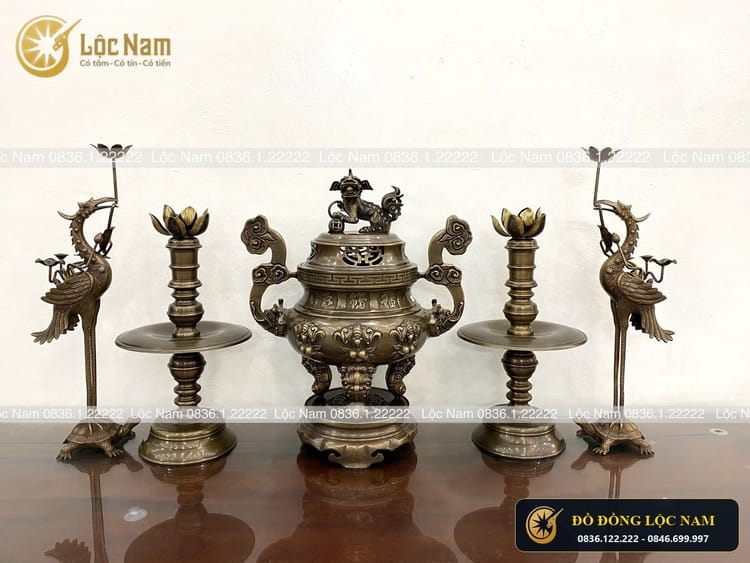 Đỉnh Thờ Ngũ Sự Bằng Đồng Vàng Hun Hoa Văn Chạm Ngũ Phúc