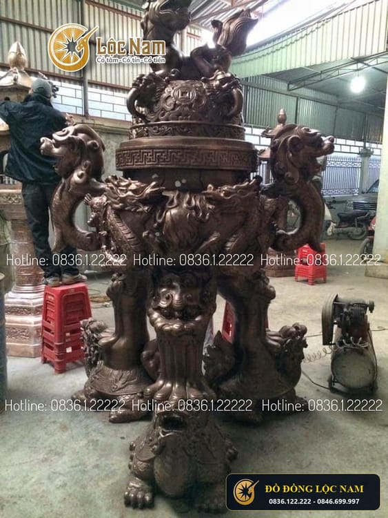 Đỉnh Thờ Và Hạc Đồng Màu Cổ Cho Đền Thờ Nhà Chùa góc chụp 1