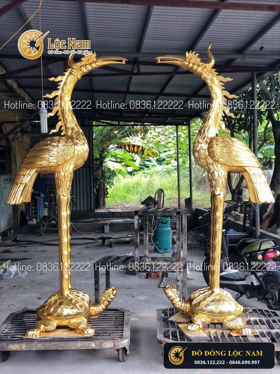 Hạc thờ bằng đồng đỏ dát vàng 9999 cao 2m1 góc chụp 2