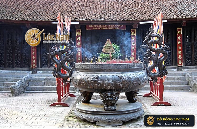 Lư Hương Đồng Tai Rồng Cỡ Lớn Đặt Tại Đền Trần Nam Định