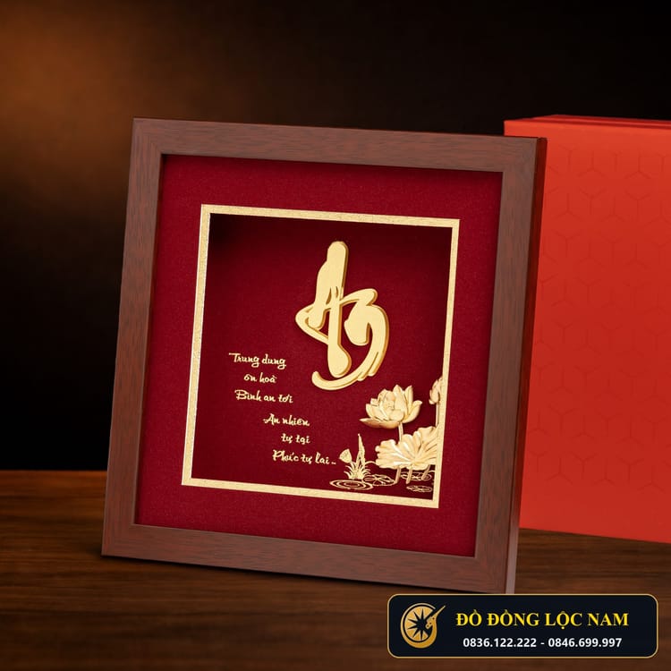 Tranh Chữ An Bằng Đồng Dát Vàng Cỡ Nhỏ Để Bàn góc chụp 1