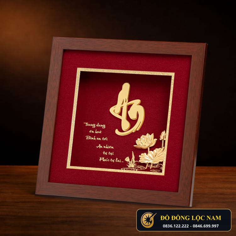 Tranh Chữ An Bằng Đồng Dát Vàng Cỡ Nhỏ Để Bàn góc chụp 2