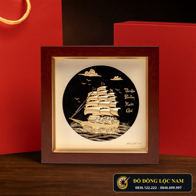 Tranh Thuyền Buồm Mạ Vàng 24K Nền Đen Sang Trọng góc chụp 1