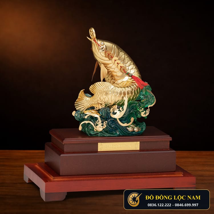 Tượng Cá Rồng Phong Thủy Chiêu Tài Mạ Vàng 24K góc chụp 1