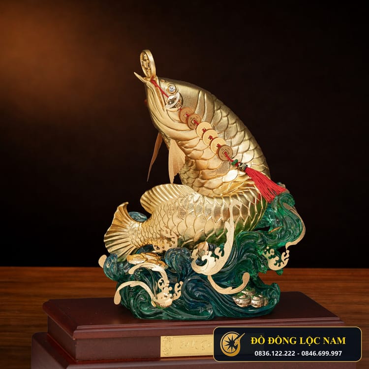 Tượng Cá Rồng Phong Thủy Chiêu Tài Mạ Vàng 24K góc chụp 2