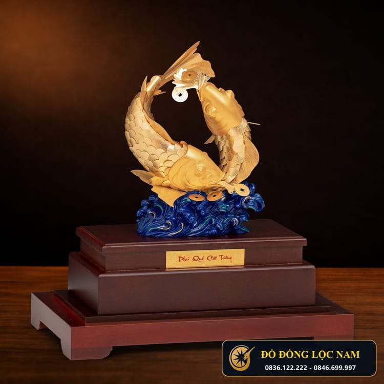 Tượng Song Cá Phong Thủy Vượng Khí Mạ Vàng 24K góc chụp 2