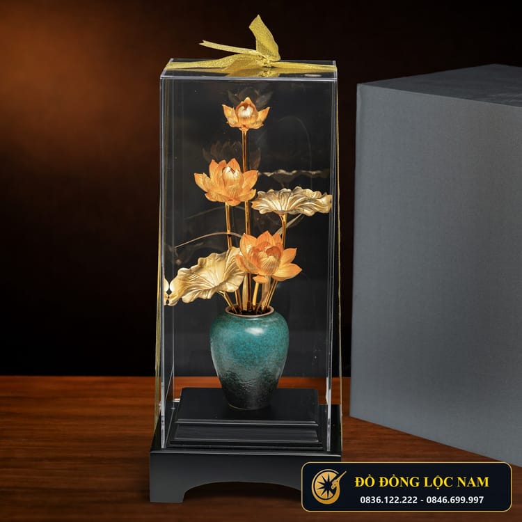 Chậu Hoa Sen Dát Vàng 24K Tinh Khiết góc chụp 2