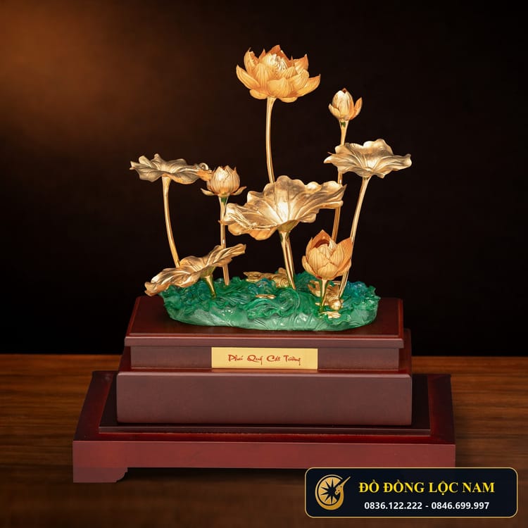Mô Hình Hoa Sen Vàng Thanh Khiết Để Bàn