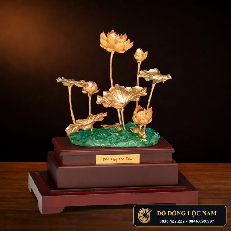 Mô Hình Hoa Sen Vàng Thanh Khiết Để Bàn góc chụp 1