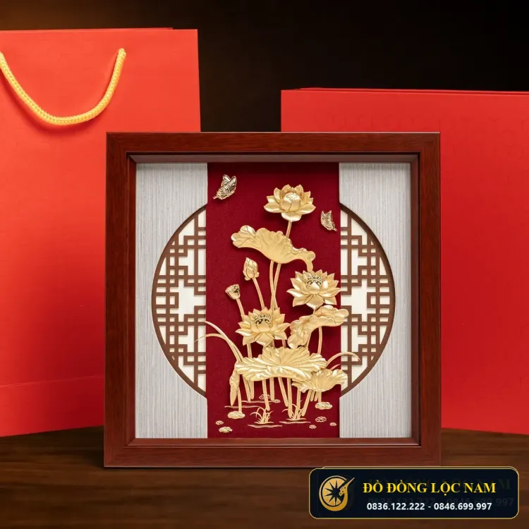 Tranh Hoa Sen Mạ Vàng 24K Mẫu 1 góc chụp 1