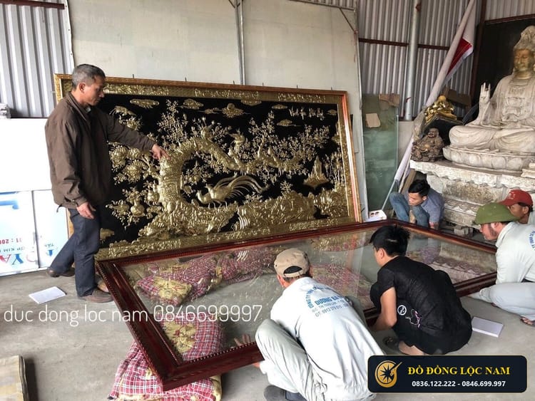 Lắp Đặt Tranh Vinh Hoa Phú Quý Bằng Đồng Tại Nhà Khách