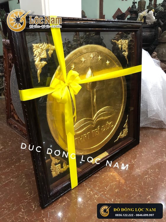Tranh Chữ Logo Khách Đặt Làm Quà Tặng Kỉ Niệm góc chụp 1