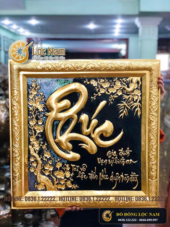 Tranh Chữ Phúc Bằng Đồng Dát Vàng Nền Đen Tinh Xảo góc chụp 2