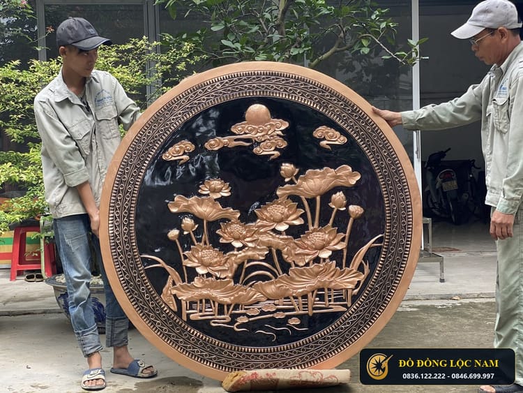 Mặt Trống Bằng Đồng Họa Tiết Hoa Sen Đúc Theo Yêu Cầu Của Khách Hàng góc chụp 2