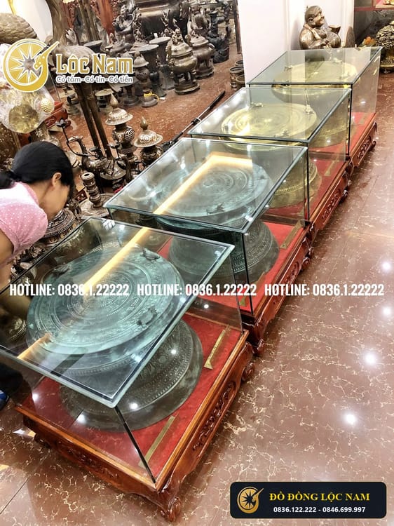 Qua Trống Đồng Lam Xanh Giả Cổ Hang Dat Tai Hung Yen góc chụp 1