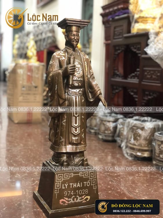 Tượng Ngài Lý Thái Tổ Bằng Đồng Khảm Bạc Vàng Cao 68cm góc chụp 1