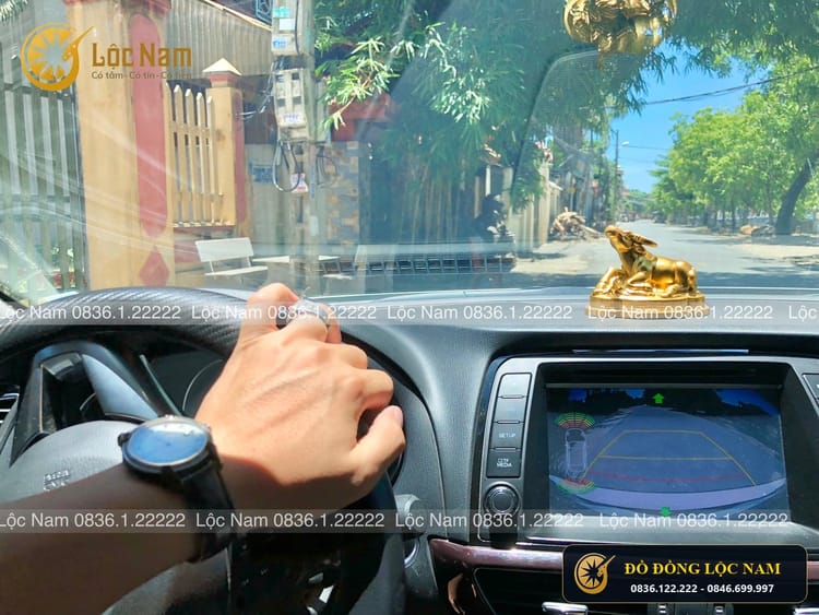 Tượng Trâu Bằng Đồng Dát Vàng 9999 Cao 15cm