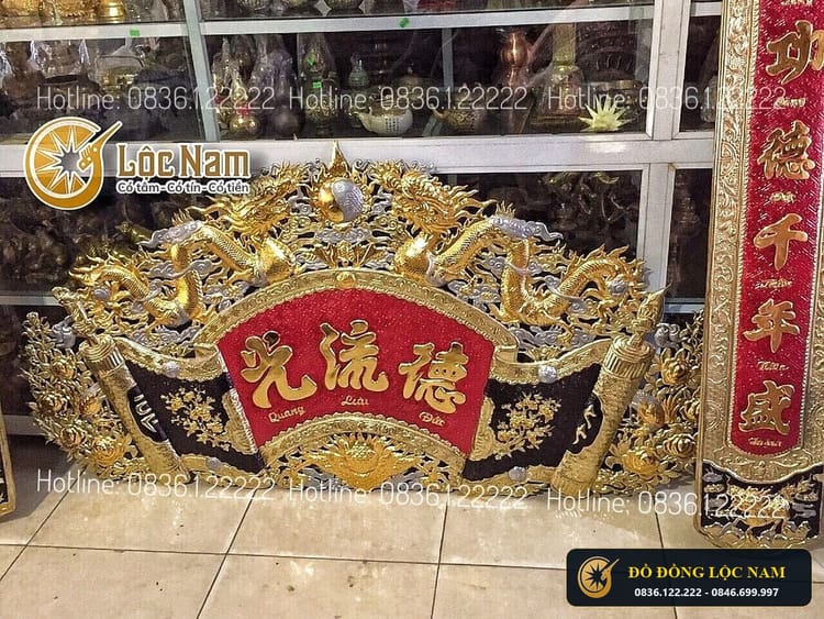 Cuốn thư câu đối đồng vàng mạ tam khí góc chụp 1