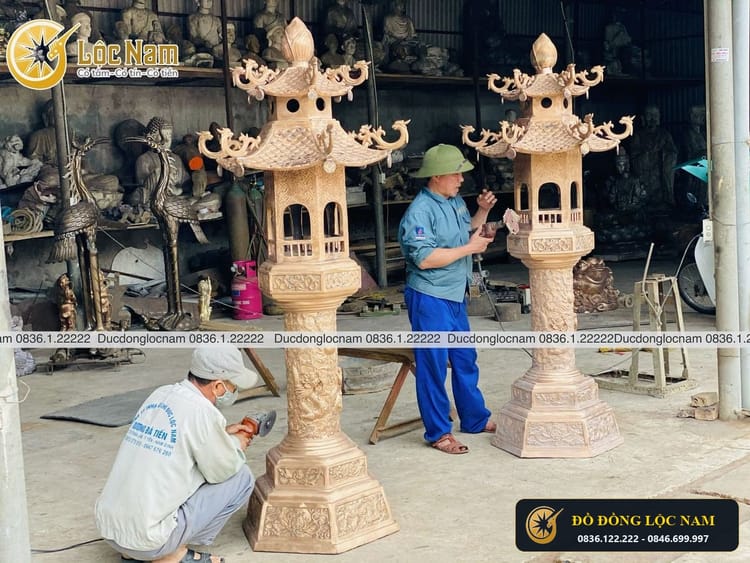 Đèn thờ bằng đồng dáng lư mái chùa cỡ lớn