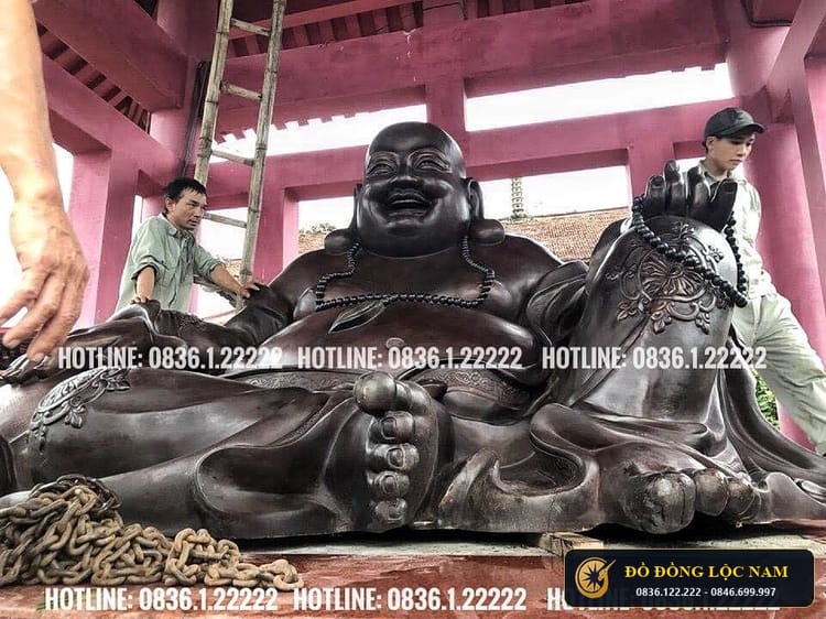 Đúc Tượng Di Lặc Cỡ Lớn Đặt Tại Hòa Bình góc chụp 2