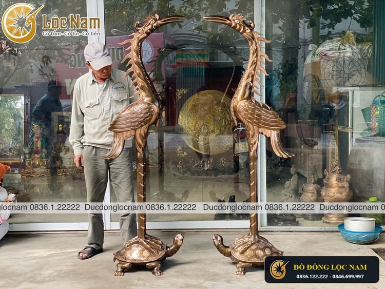 Hạc thờ bằng đồng đỏ cạo màu cao 1m7