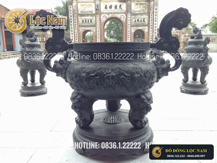 Lư hương đồng hun đen cao 1m5 đã bàn giao lắp đặt tại chùa