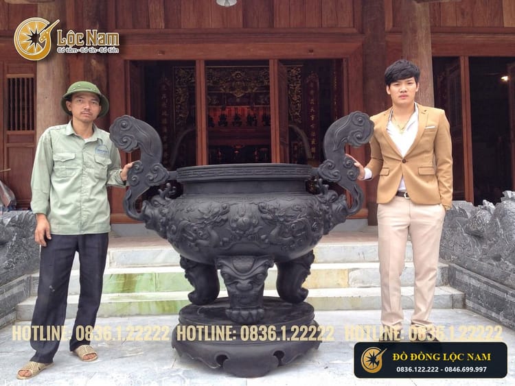 Lư hương đồng hun đen cao 1m5 đã bàn giao lắp đặt tại chùa góc chụp 1