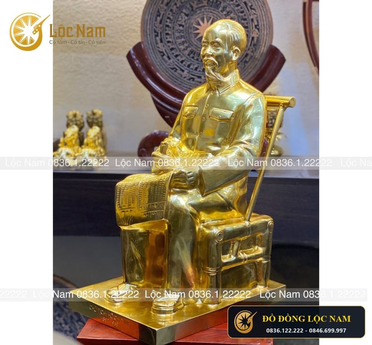 Tượng bác hồ ngồi ghế mây cao 50cm bằng đồng dát vàng 9999