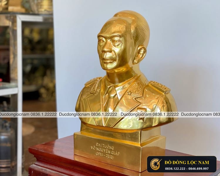 Tượng bán thân đại tướng võ nguyên giáp dát vàng 9999