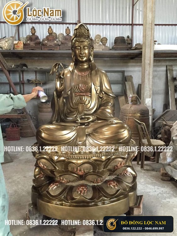 Tượng phật bà quan âm cao bằng đồng cao 1m8 lắp đặt tại chùa góc chụp 1