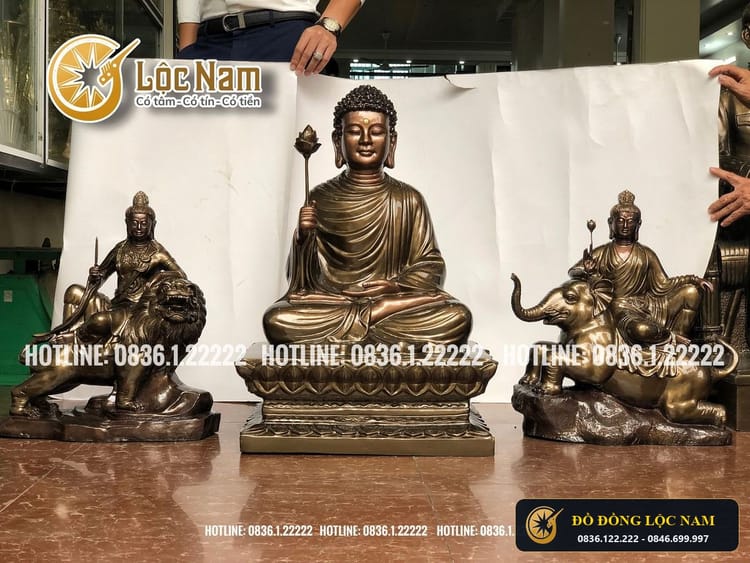 Tượng Thích Ca Liên Hoa Bằng Đồng Ngự Trên Đài Sen
